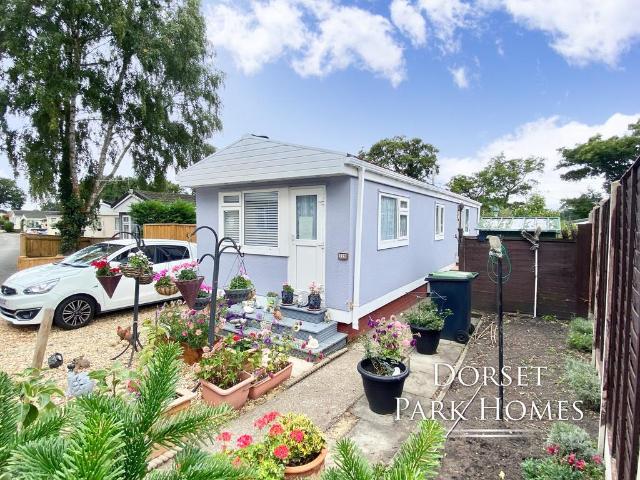 Park Home for sale in Ferndown, East Dorset