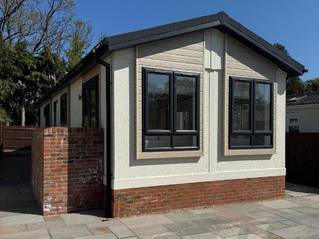 Park Home for sale in Canada, Barton Stacey