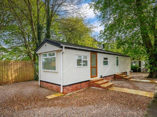 Park Home for sale in Ashby De La Launde, Lincolnshire