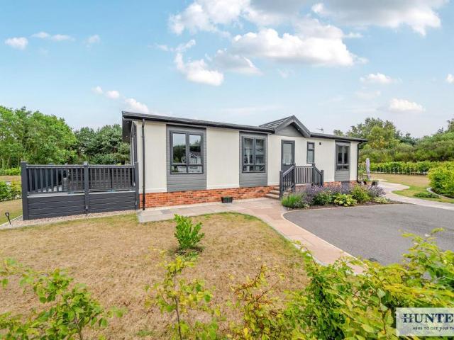 Park Home for sale in Hambleton, Thorpe Willoughby