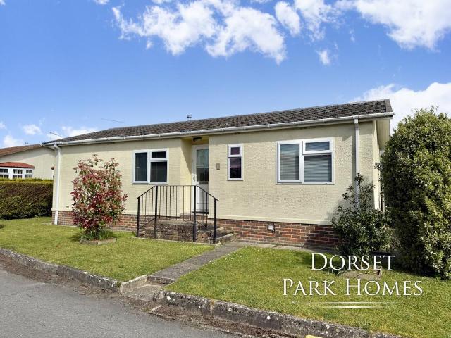 Park Home for sale in West Moors, Ferndown