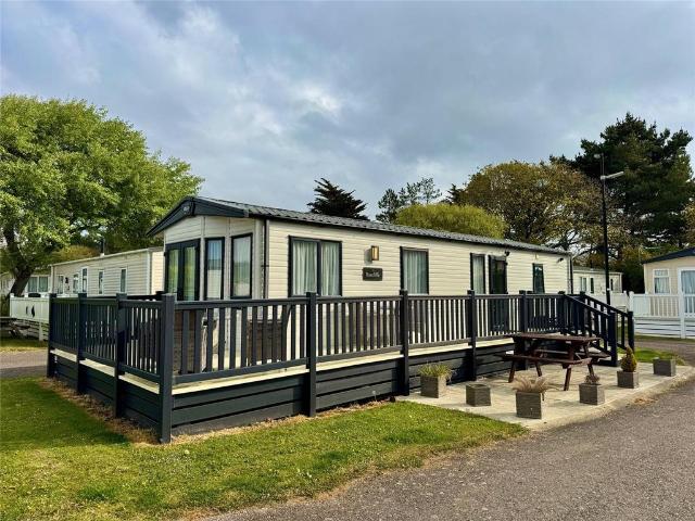 Park Home for sale in Milford-on-Sea, Ashurst Bridge