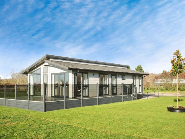 Park Home for sale in Houlton, New Bilton