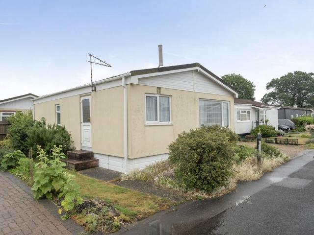 Park Home for sale in Berghers Hill, Buckinghamshire