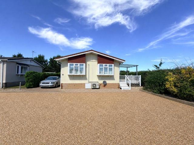 Park Home for sale in Wetheringsett-cum-Brockford, Bedingfield