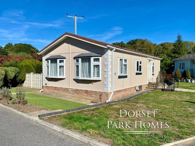 Park Home for sale in Tricketts Cross, Ferndown