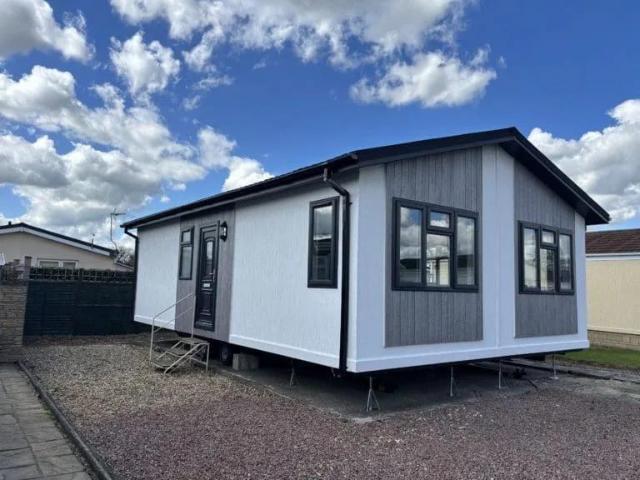 Park Home for sale in Crookhill, Worcestershire