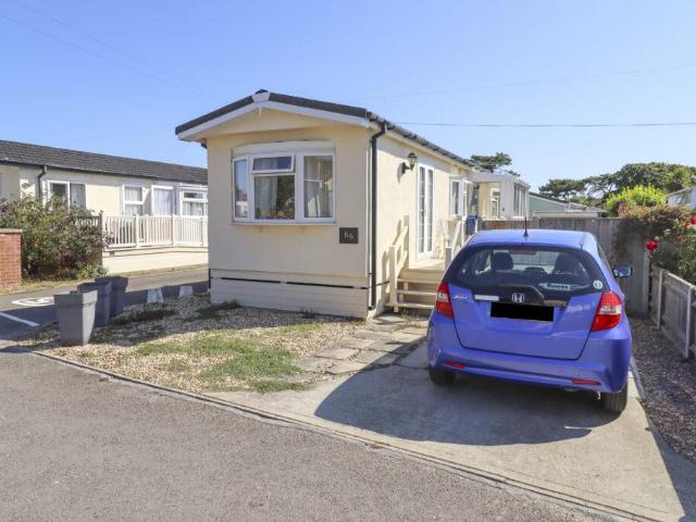 Park Home for sale in Spring Vale, Hampshire
