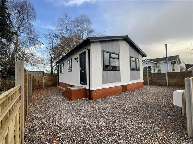 Park Home for sale in Petersfield, Bolton Low Houses