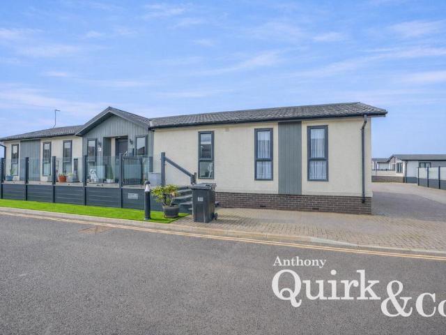 Park Home for sale in Canvey Island