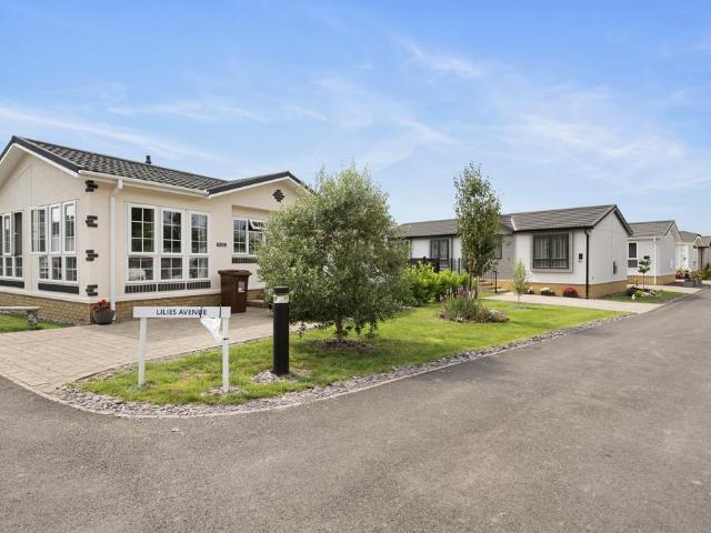 Park Home for sale in Cross In Hand, East Sussex
