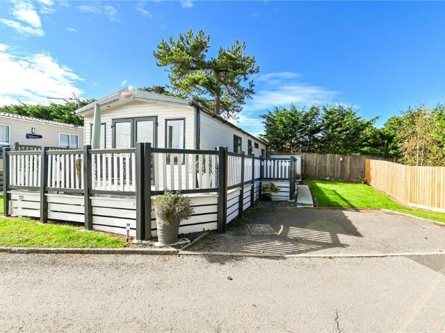 Park Home for sale in Milford-on-Sea, Ashurst Bridge