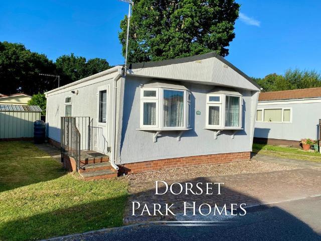 Park Home for sale in Tricketts Cross, Ferndown