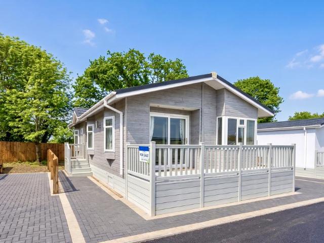 Park Home for sale in Crookhill, Worcestershire