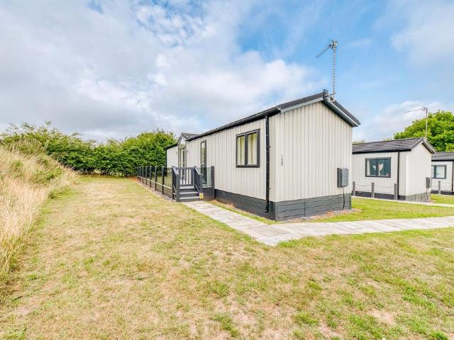 Park Home for sale in Eastbridge, Suffolk