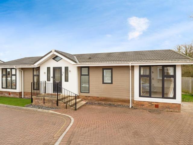 Park Home for sale in Midway, Kent