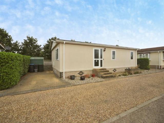 Park Home for sale in Wetheringsett-cum-Brockford, Bedingfield