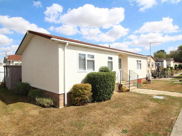 Park Home for sale in Parnwell, Peterborough