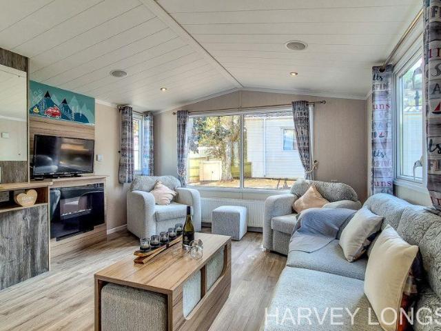 Park Home for sale in Three Beaches, Livermead