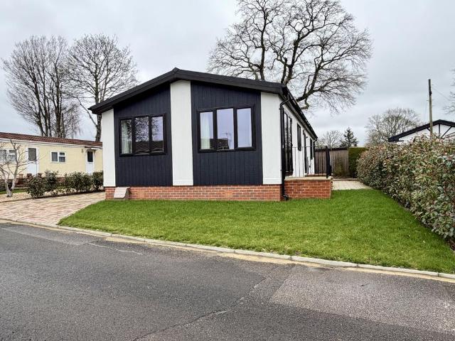 Park Home for sale in Cross In Hand, East Sussex