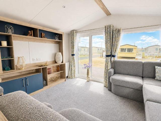 Park Home for sale in Felixstowe, Eastbridge