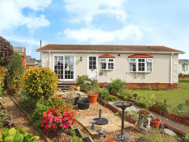 Park Home for sale in Barton Stacey, Hampshire