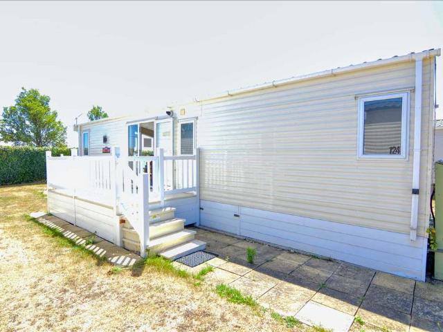 Park Home for sale in Brightlingsea, Dale Hill