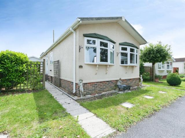Park Home for sale in West Moors, Ferndown