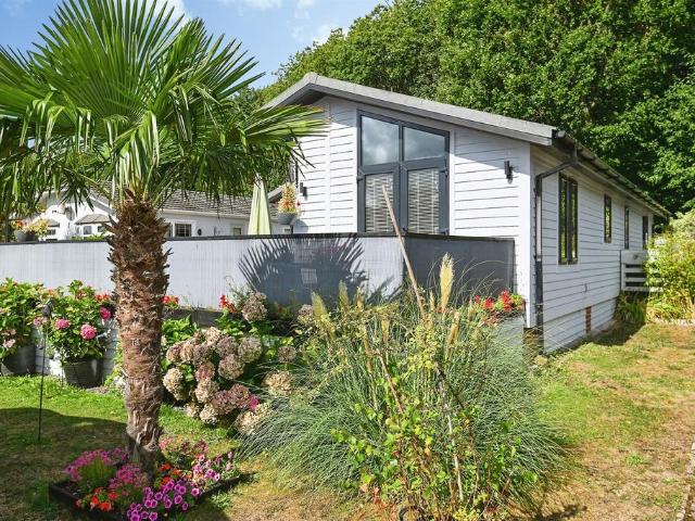 Park Home for sale in Midway, Kent