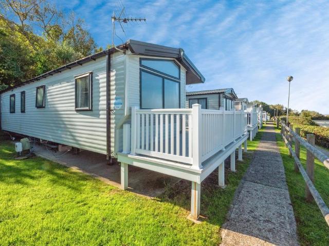 Park Home for sale in Wyke Regis, Weymouth