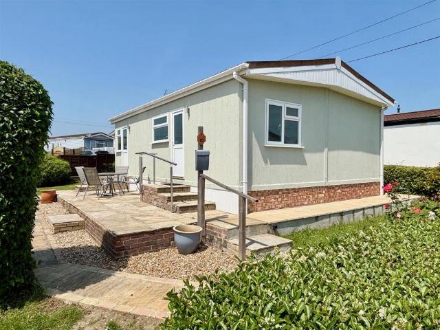 Park Home for sale in The Butts, Kent