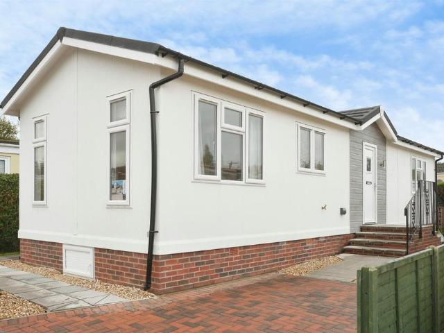 Park Home for sale in Bradley Stoke, Patchway