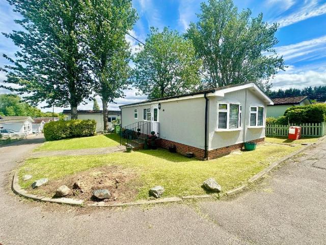 Park Home for sale in Greater London