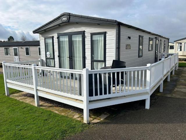 Park Home for sale in Stokesby, Norfolk