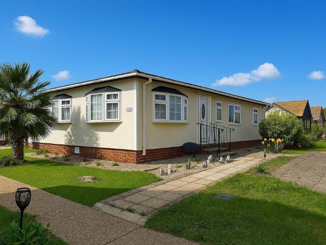 Park Home for sale in Newlands, Essex
