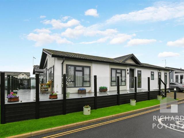 Park Home for sale in Canvey Island