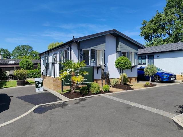 Park Home for sale in Newell Green