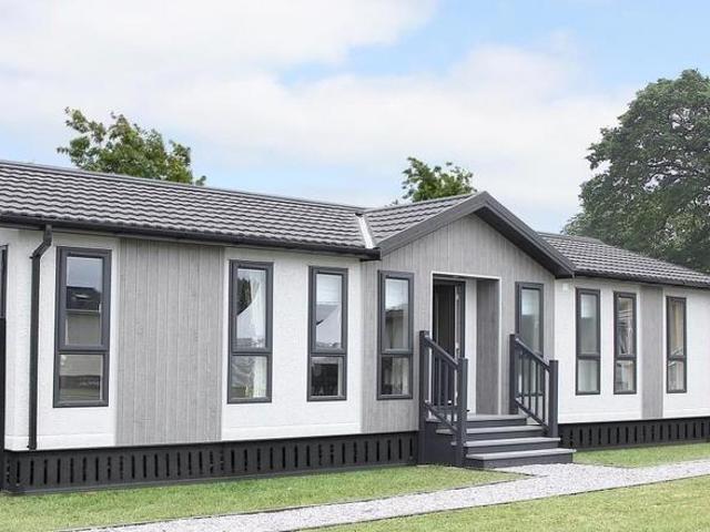 Park Home for sale in Crookhill, Worcestershire