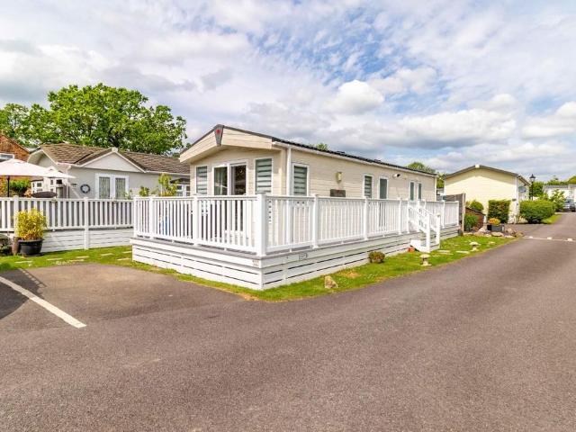 Park Home for sale in Horsham, West Sussex