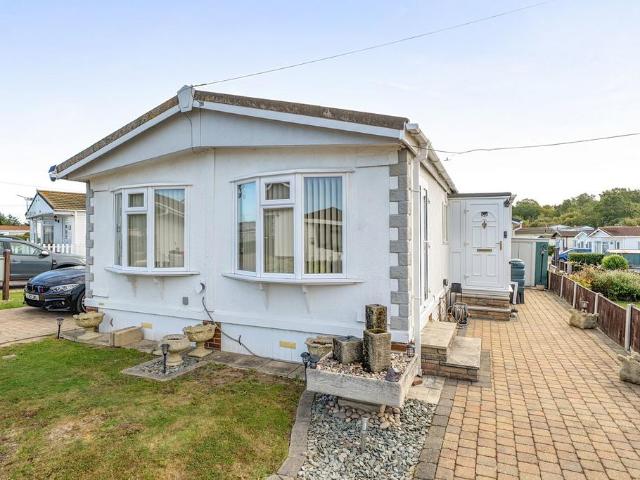 Park Home for sale in Royale Dunton Court, Basildon
