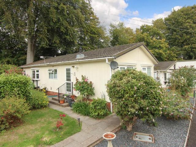 Park Home for sale in Pouchen End, Hertfordshire