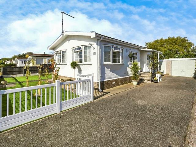 Park Home for sale in Winthorpe, Belleau