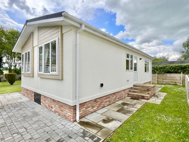 Park Home for sale in Great Chatwell, Staffordshire