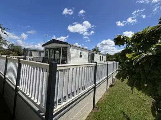 Park Home for sale in Lower Moor, Crookhill
