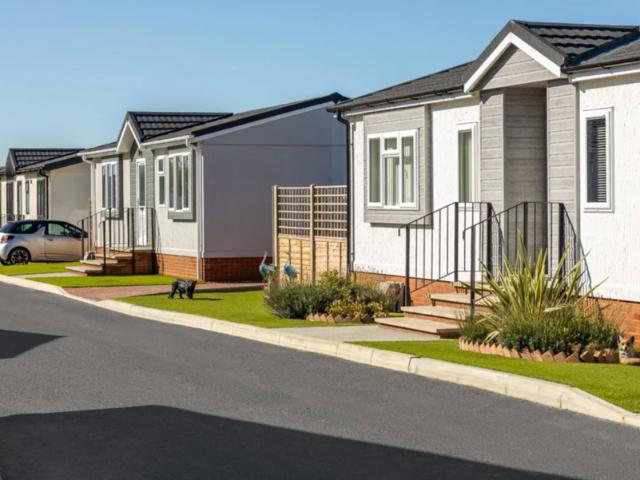 Park Home for sale in Dale Hill, Essex