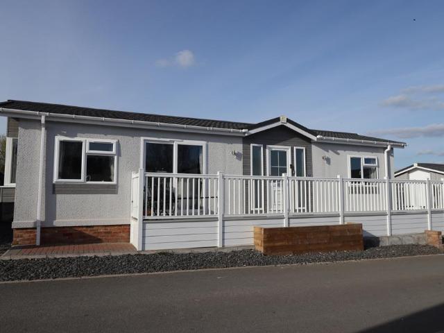 Park Home for sale in Stanford On Avon, Leicestershire
