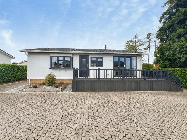 Park Home for sale in Alderminster, Warwickshire