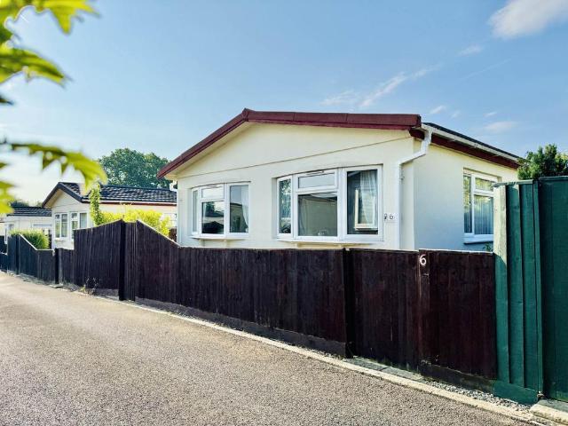 Park Home for sale in Berrick Salome, Oxfordshire