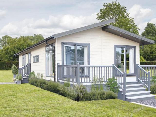 Park Home for sale in Crostwick, Norfolk