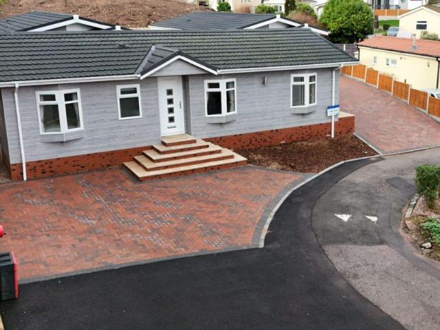Park Home for sale in Brownhills, West Midlands